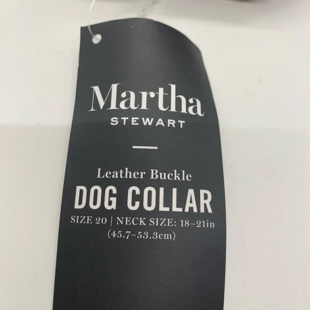 NWT Martha Stewart Dog Collar Vegan Leather. Tan. Size 20 (neck 18-21”).